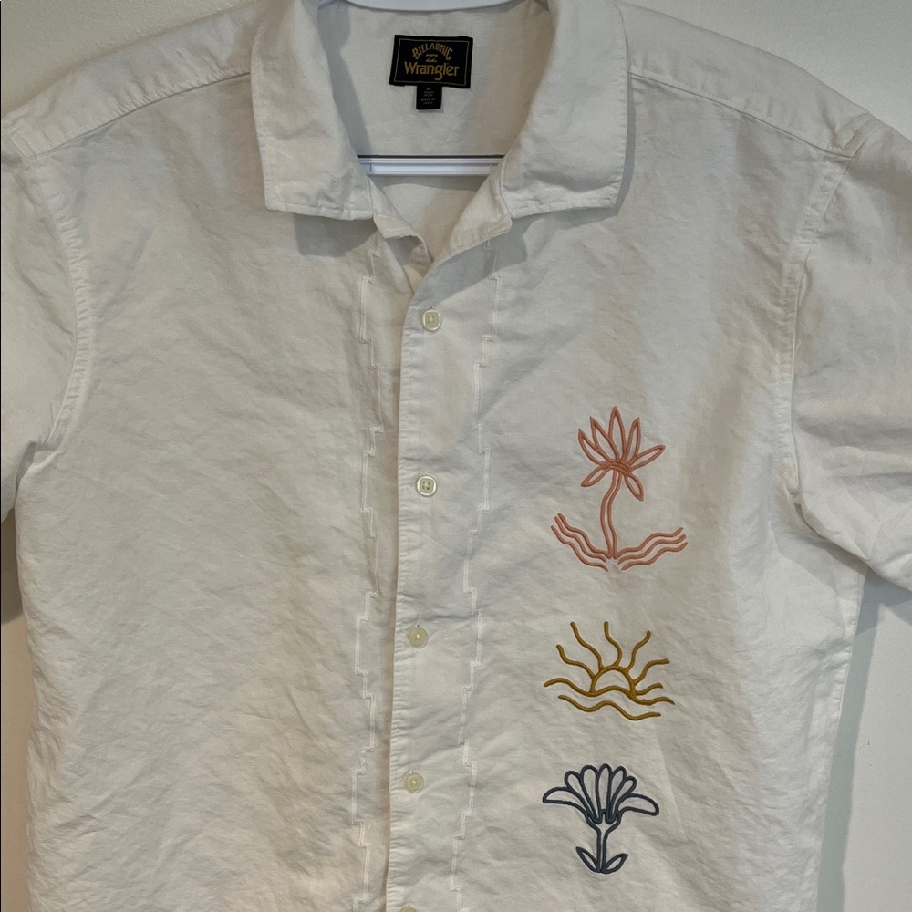 Billabong/Wrangler Collab White Shirt with Colorful Embroidery
